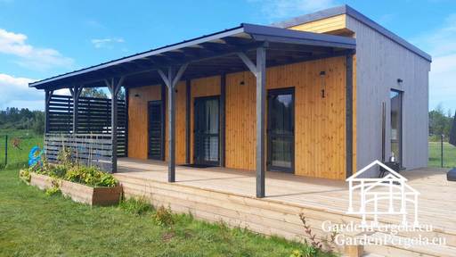 Ar jumtu pārklātas dabīga koka terases piebūve mājai - garden gazebo pergola